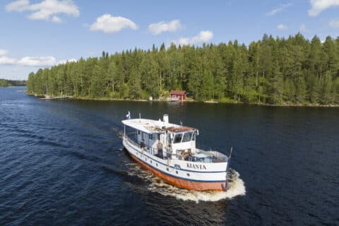 Charter cruises on the Kianta-boat