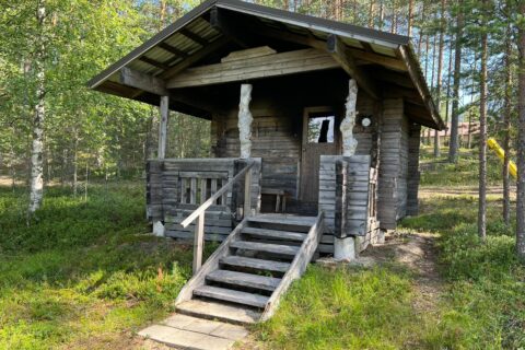 Smoke sauna and hot tub