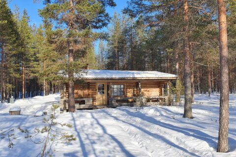 Loma-Hossan Järvimökki