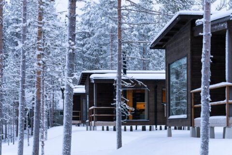 Lakeside Chalet for 4